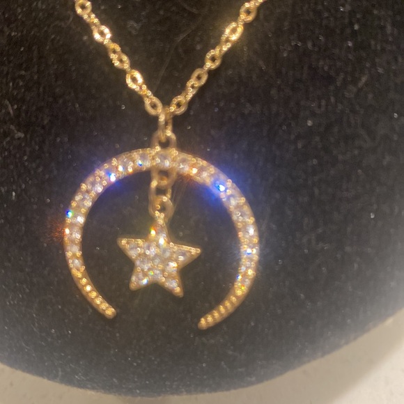 Gold Crescent Moon and Star Pendant chain & bracelet - Picture 4 of 6